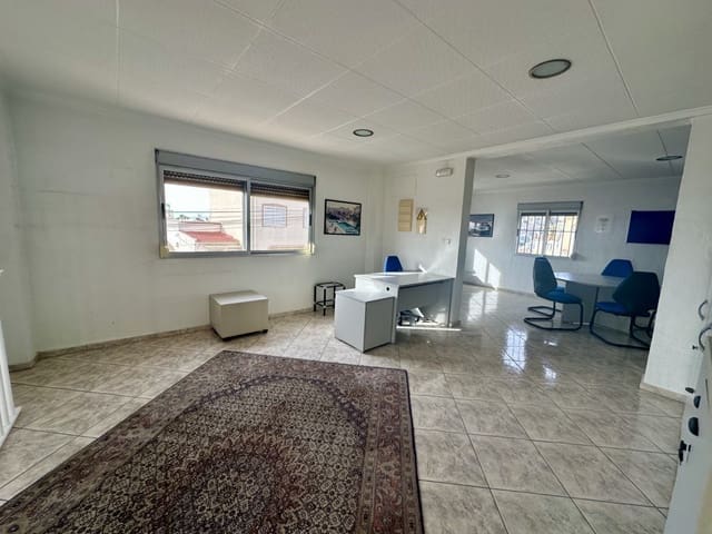 6 slaapkamer Villa te koop in La Marina, Elche / Elx - € 295.000 (Ref: 8841900)