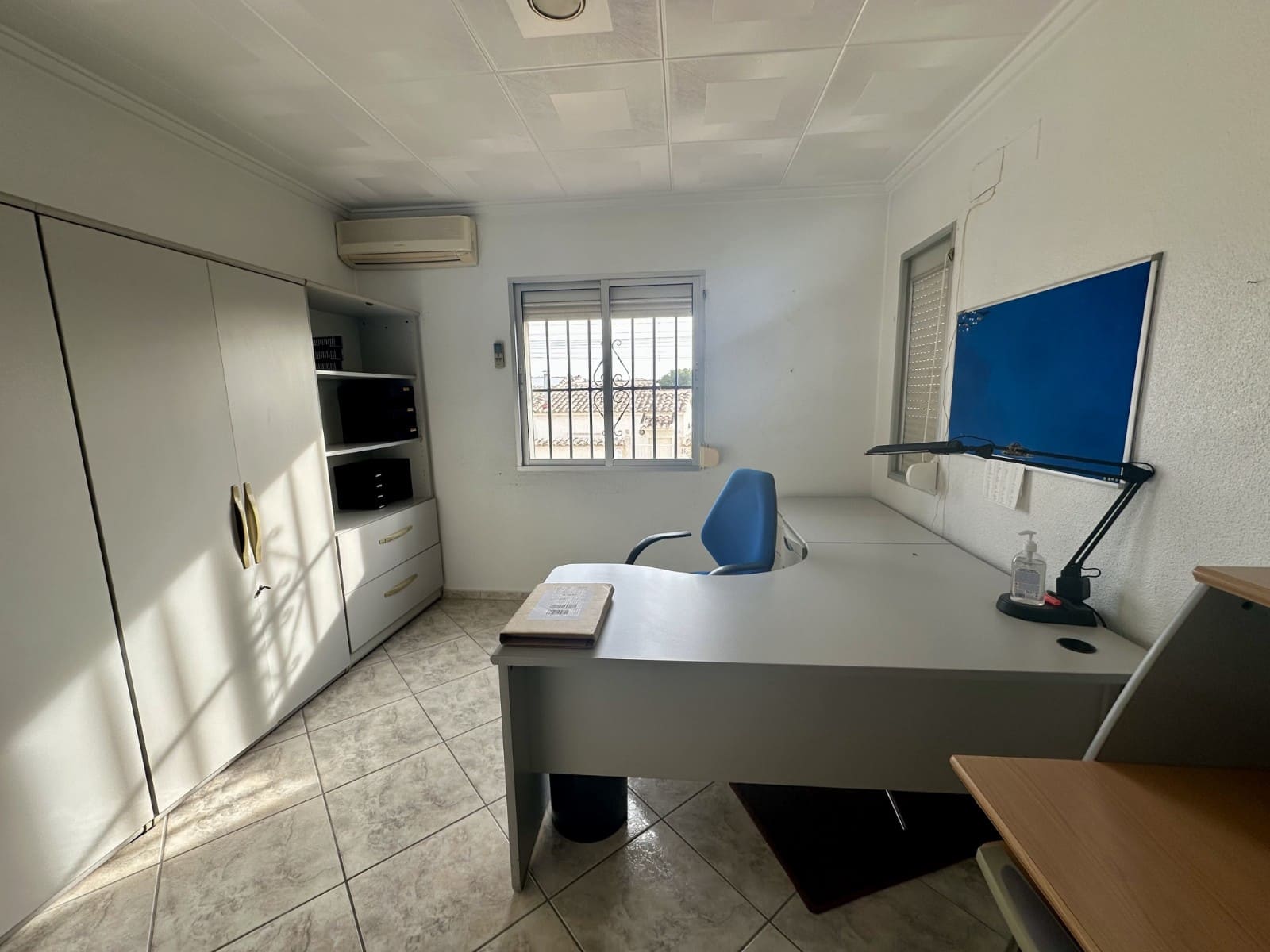 6 bedroom Villa for sale in La Marina - € 295,000 (Ref: 8841900)