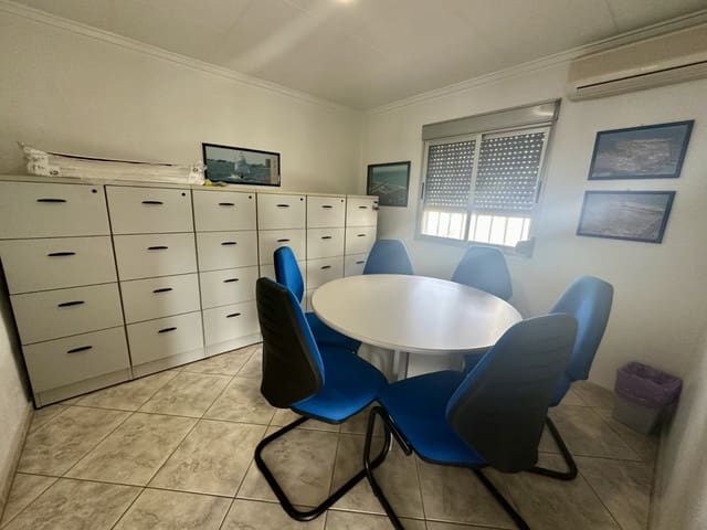 6 slaapkamer Villa te koop in La Marina, Elche / Elx - € 295.000 (Ref: 8841900)