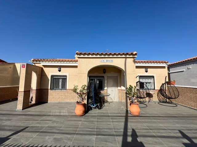 4 slaapkamer Villa te koop in La Marina, Elche / Elx - € 295.000 (Ref: 8913815)