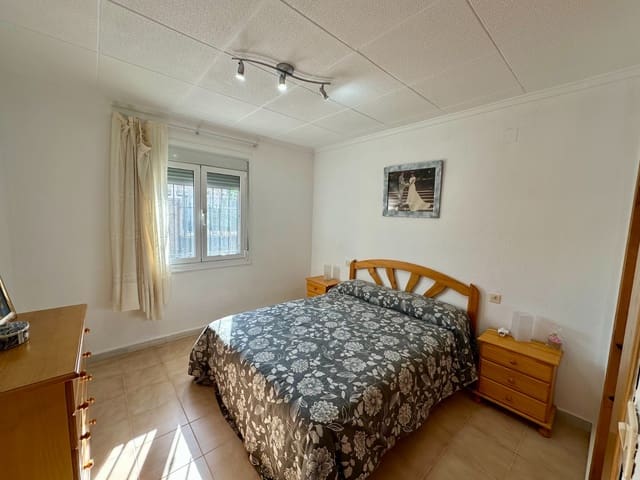 4 slaapkamer Villa te koop in La Marina, Elche / Elx - € 295.000 (Ref: 8913815)