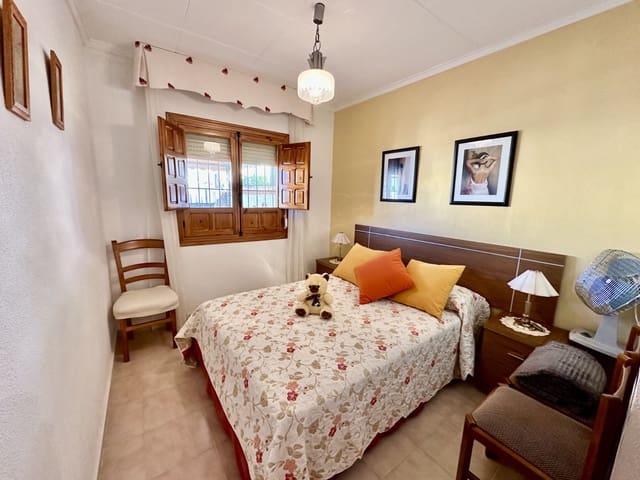 4 makuuhuone Huvila myytävänä paikassa La Marina, Elche / Elx - 210 000 € (Ref: 8947661)