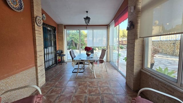 3 soveværelse Villa til salg i Jubalcoy / Jubalcoi, Elche / Elx med swimmingpool garage - € 339.900 (Ref: 8953413)