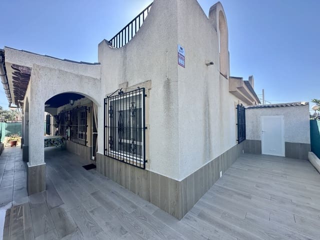 4 soverom Hus til salgs i La Marina, Elche / Elx med svømmebasseng garasje - € 169 000 (Ref: 8997442)