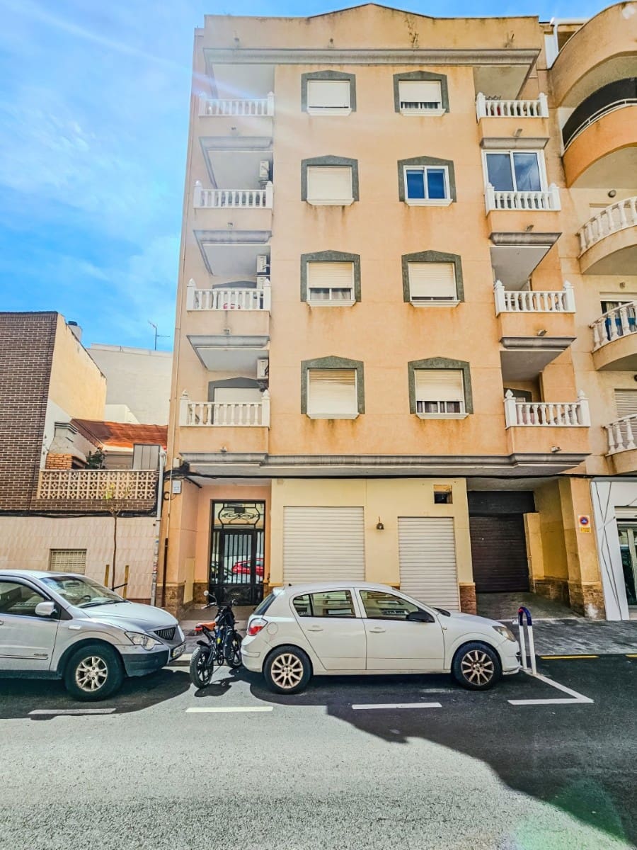 2 chambre Appartement à vendre à Torrevieja - 144 000 € (Ref: 9025638)