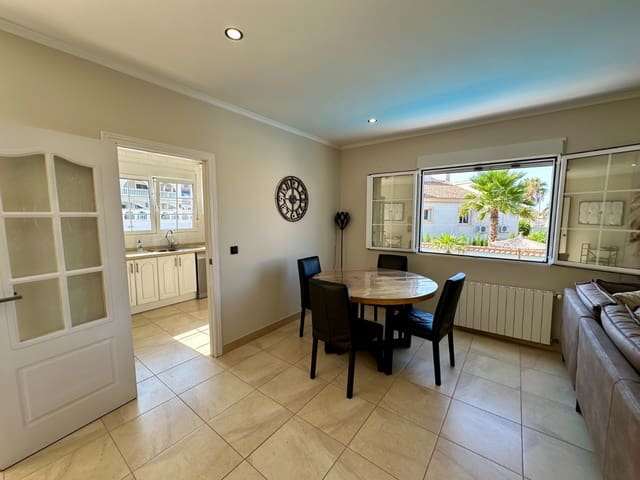 5 quarto Moradia para venda em La Marina, Elche / Elx com piscina garagem - 540 000 € (Ref: 9133124)