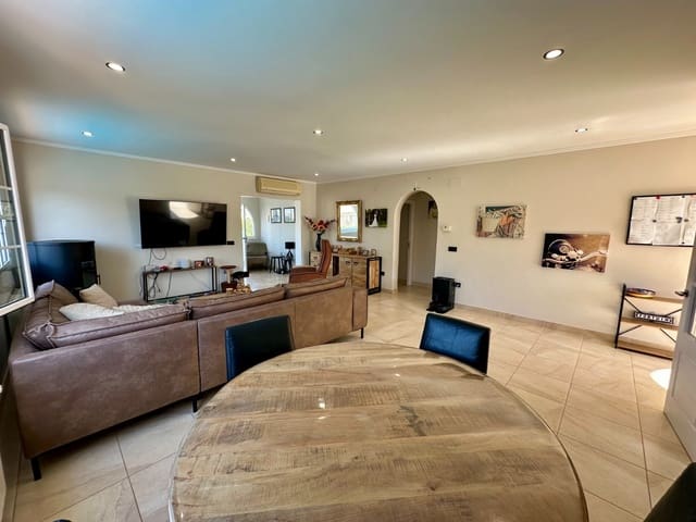 5 quarto Moradia para venda em La Marina, Elche / Elx com piscina garagem - 540 000 € (Ref: 9133124)