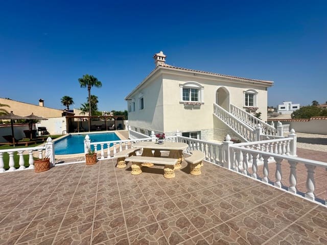 5 quarto Moradia para venda em La Marina, Elche / Elx com piscina garagem - 540 000 € (Ref: 9133124)