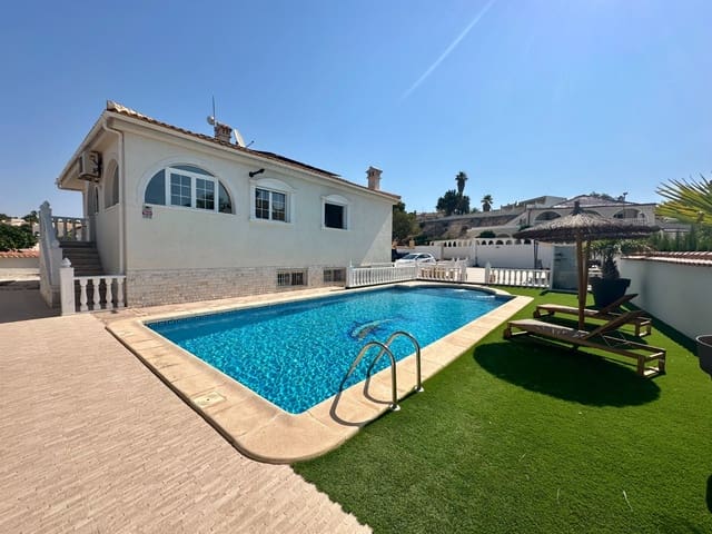 5 quarto Moradia para venda em La Marina, Elche / Elx com piscina garagem - 540 000 € (Ref: 9133124)