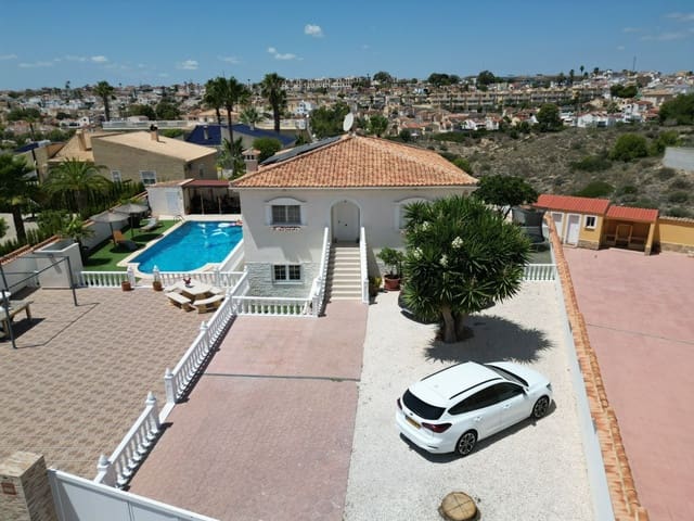 5 quarto Moradia para venda em La Marina, Elche / Elx com piscina garagem - 540 000 € (Ref: 9133124)