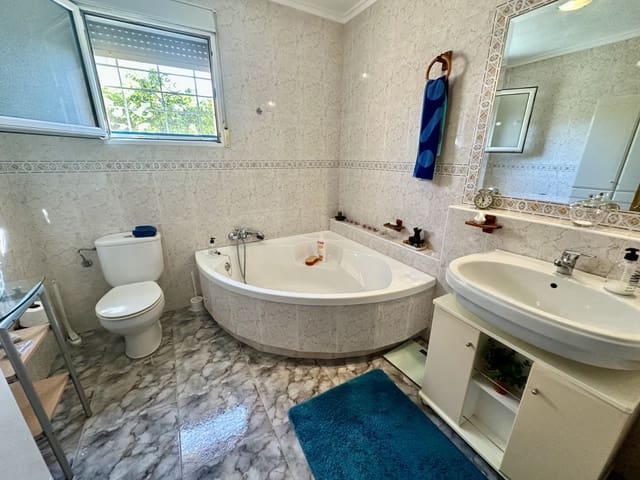 6 soveværelse Villa til salg i La Marina, Elche / Elx med swimmingpool - € 679.000 (Ref: 9144535)