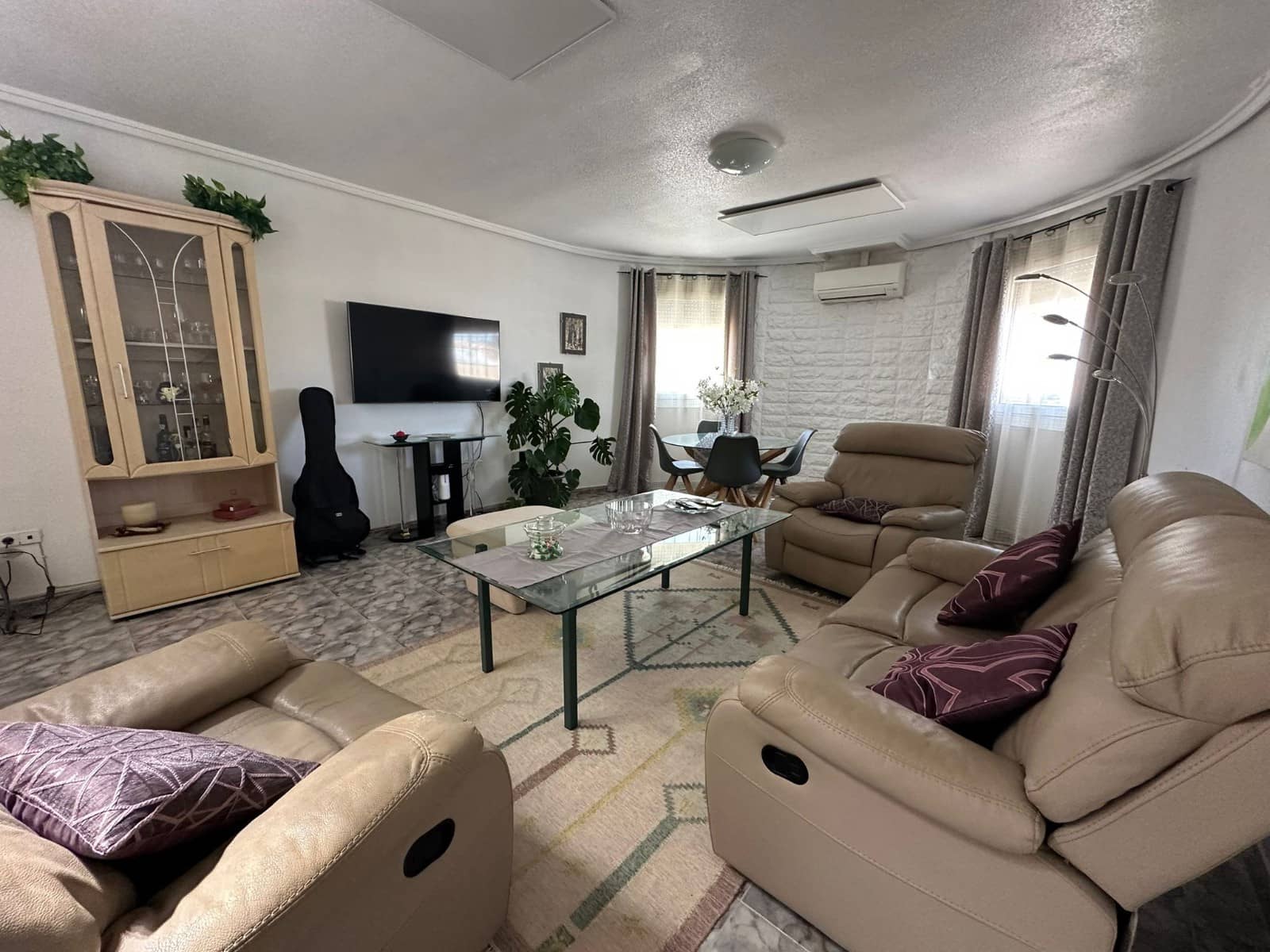 6 makuuhuone Huvila myytävänä paikassa La Marina mukana uima-altaan - 679 000 € (Ref: 9144535)