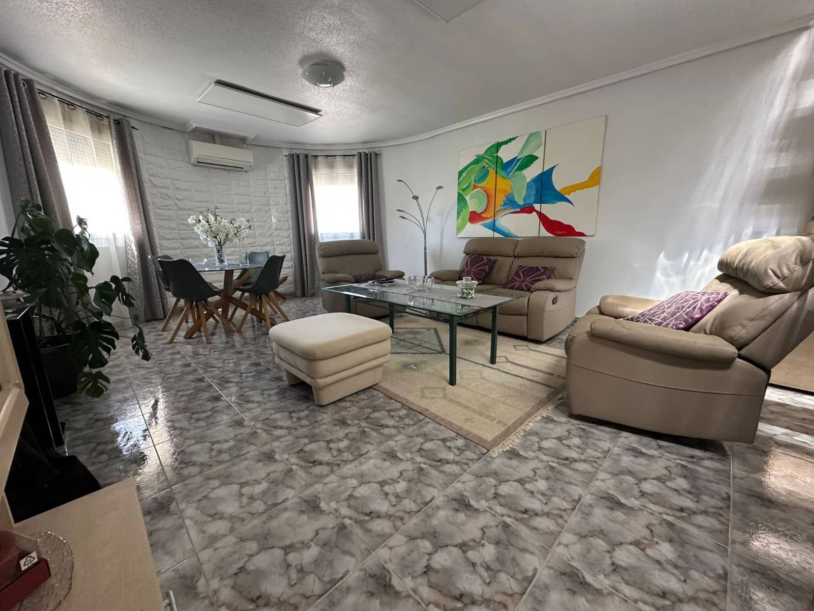 6 makuuhuone Huvila myytävänä paikassa La Marina mukana uima-altaan - 679 000 € (Ref: 9144535)