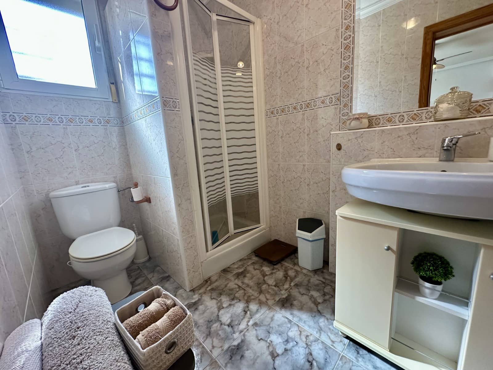 6 makuuhuone Huvila myytävänä paikassa La Marina mukana uima-altaan - 679 000 € (Ref: 9144535)