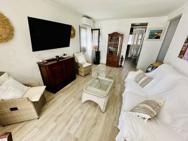 2 bedroom Villa for sale in La Marina, Elche / Elx with pool - € 299,500 (Ref: 9184543)