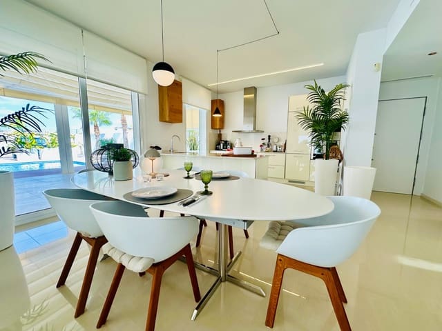 3 chambre Villa/Maison à vendre à La Marina, Elche / Elx avec piscine garage - 620 000 € (Ref: 9196710)