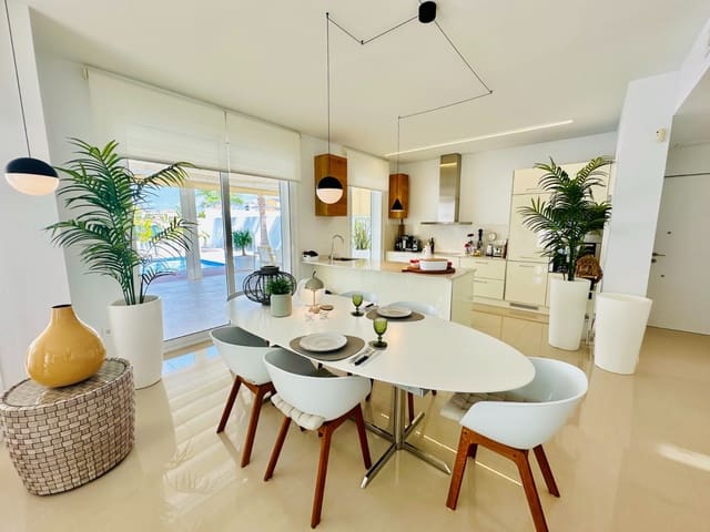 3 chambre Villa/Maison à vendre à La Marina, Elche / Elx avec piscine garage - 620 000 € (Ref: 9196710)