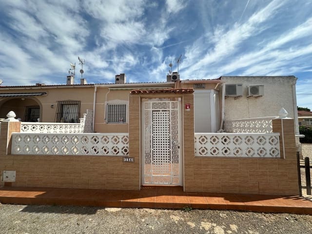 3 bedroom Townhouse for sale in La Marina, Elche / Elx - € 150,000 (Ref: 9200108)