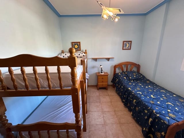 3 soverom Kjedet enebolig til salgs i La Marina, Elche / Elx med svømmebasseng - € 195 000 (Ref: 9203333)