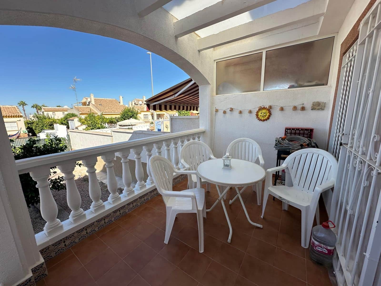 3 soveværelse Semi-Rækkehus til salg i La Marina med swimmingpool - € 195.000 (Ref: 9203333)