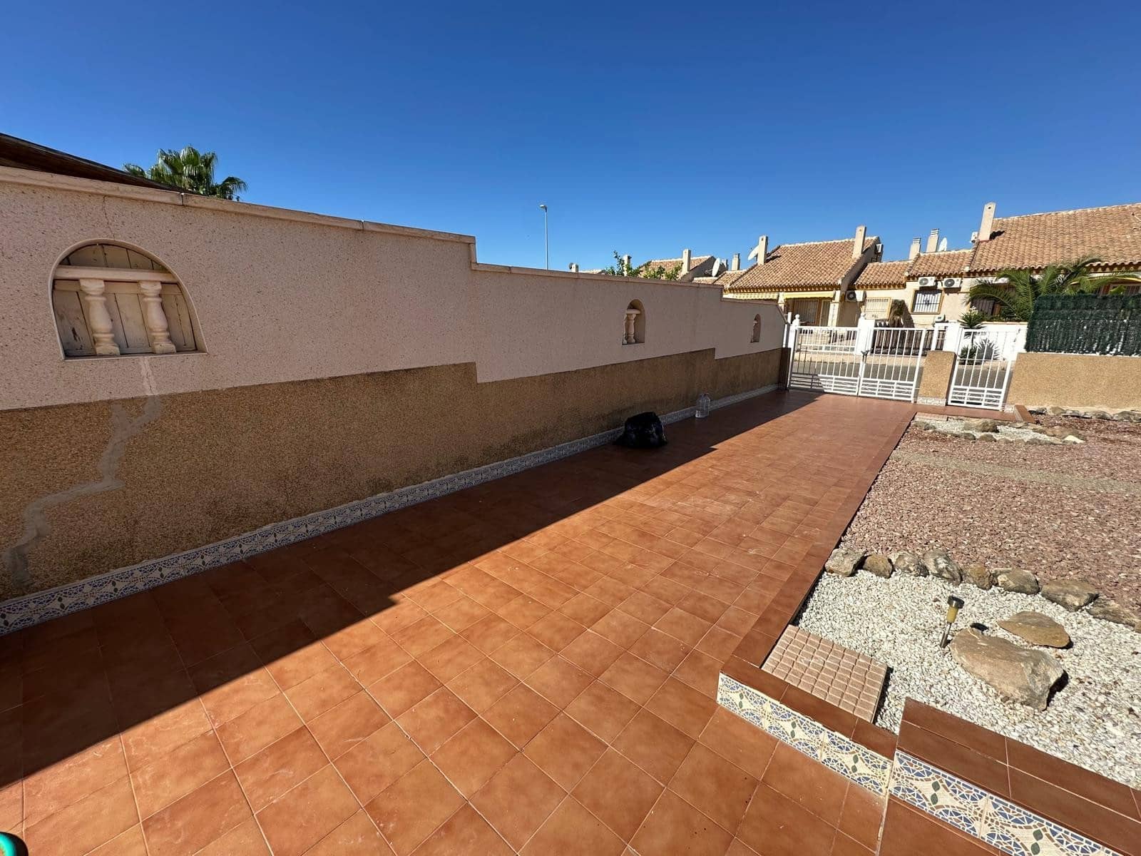 3 soveværelse Semi-Rækkehus til salg i La Marina med swimmingpool - € 195.000 (Ref: 9203333)