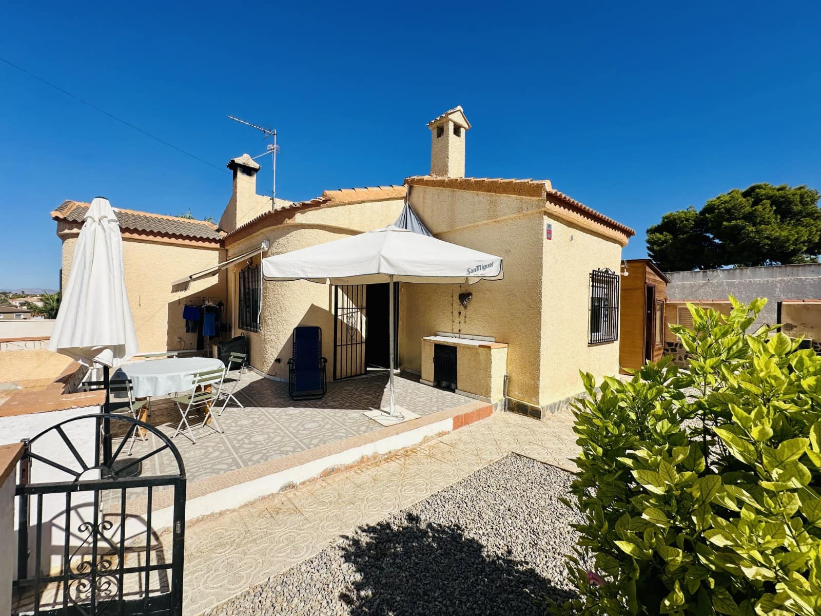 3 bedroom Villa for sale in La Marina with pool garage - € 330,000 (Ref: 9227906)