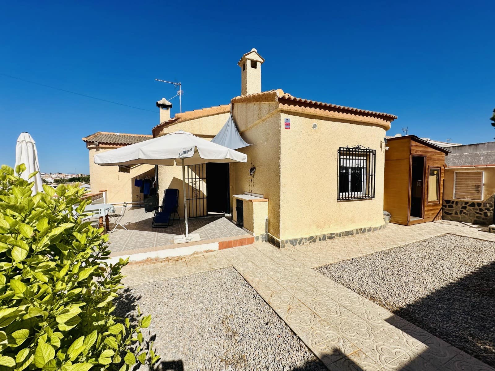 3 bedroom Villa for sale in La Marina with pool garage - € 330,000 (Ref: 9227906)
