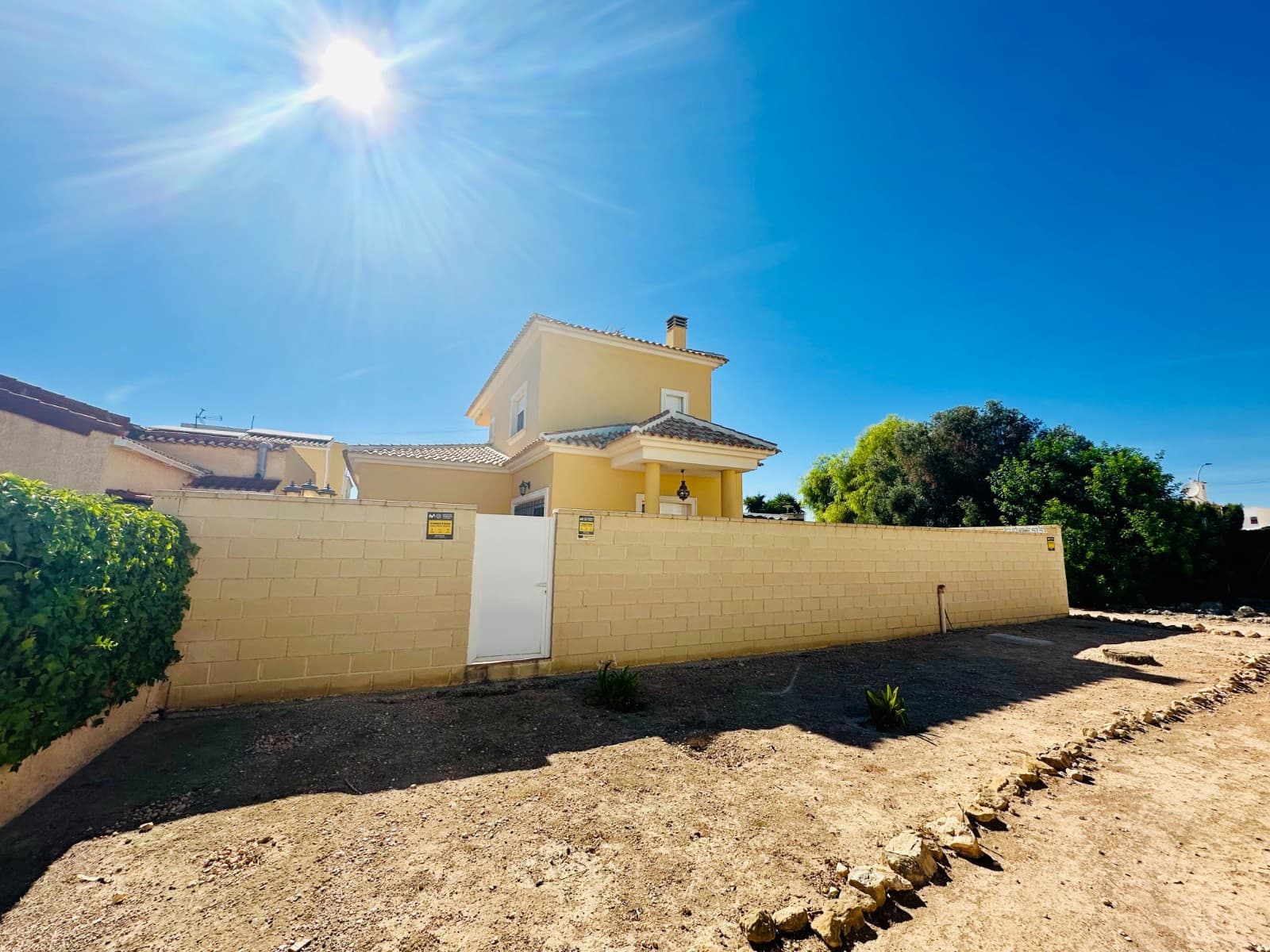 3 bedroom Villa for sale in La Marina with pool garage - € 425,000 (Ref: 9228970)