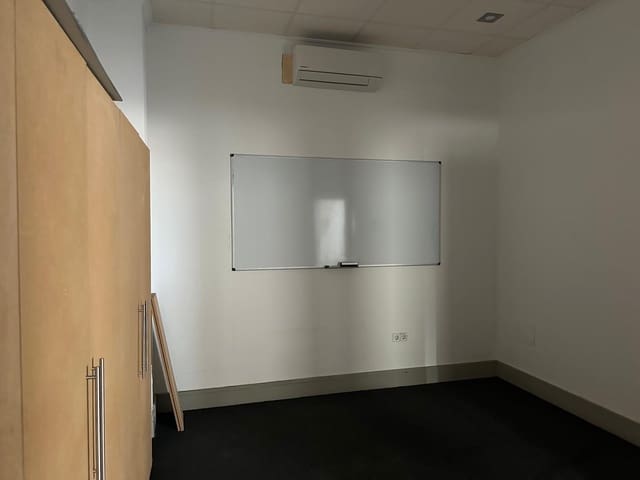 1 bedroom Commercial for sale in La Marina, Elche / Elx - € 325,000 (Ref: 9255853)