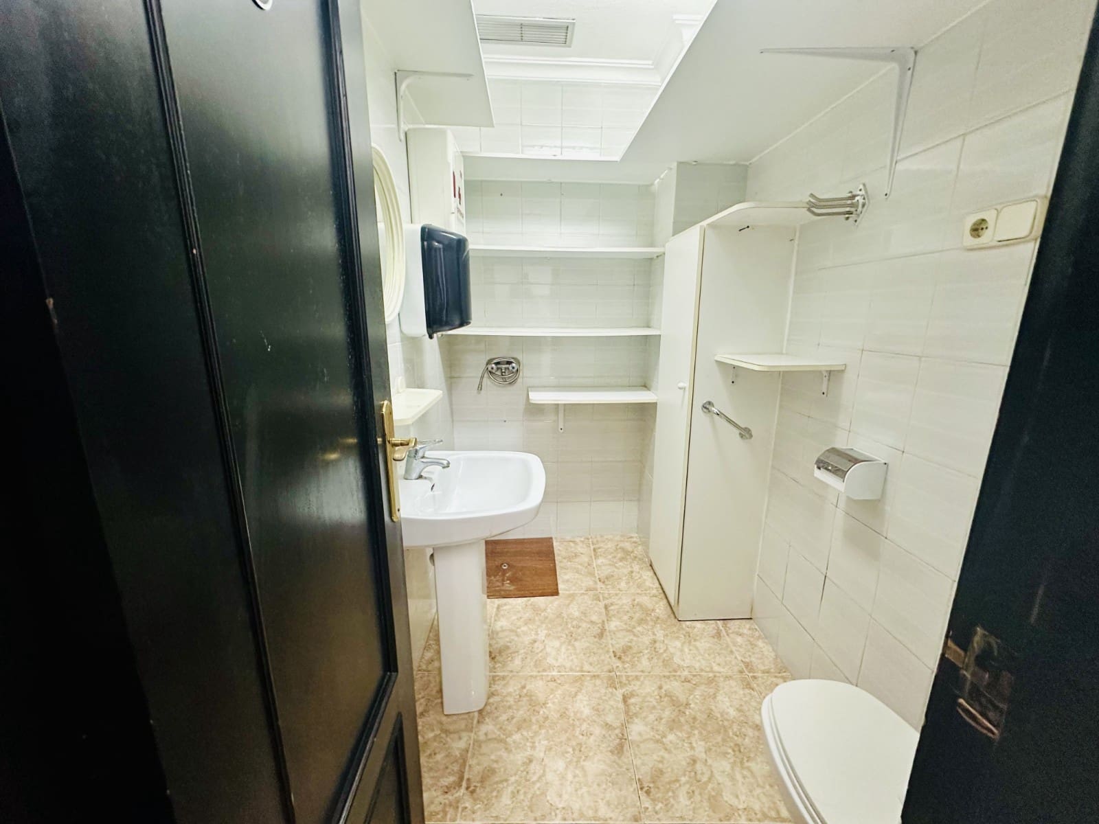 Commercial for sale in Guardamar del Segura - € 222,200 (Ref: 9313915)