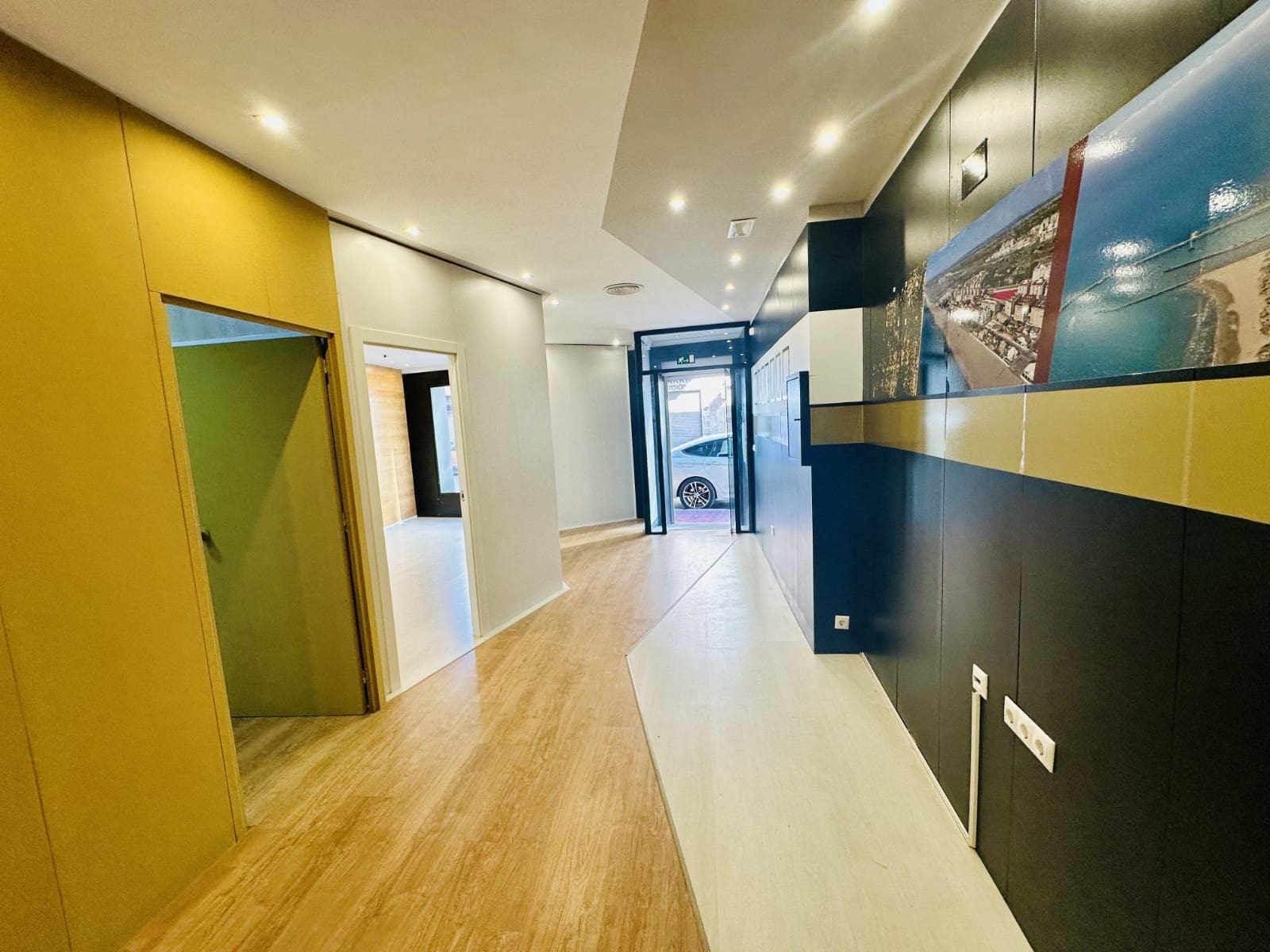 Commercial for sale in Guardamar del Segura - € 222,200 (Ref: 9313915)