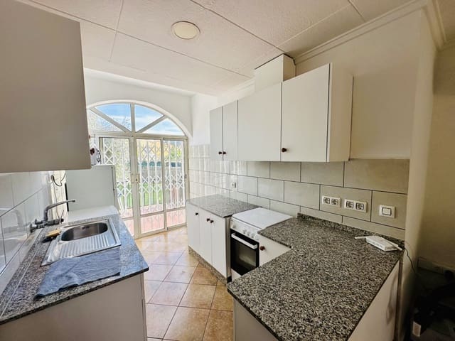 2 chambre Villa/Maison à vendre à La Marina, Elche / Elx avec garage - 160 000 € (Ref: 9335632)