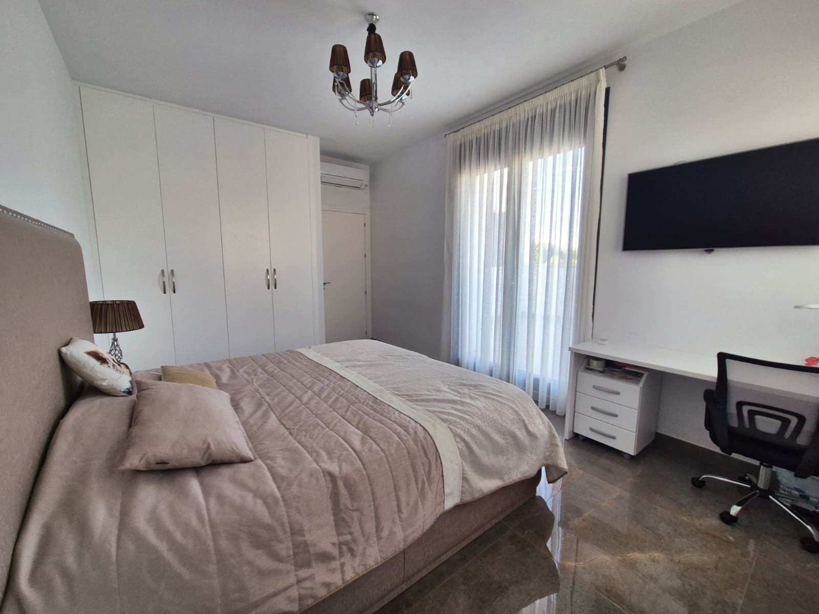 7 Zimmer Villa zu verkaufen in La Marina mit Pool Garage - 1.491.600 € (Ref: 9354232)