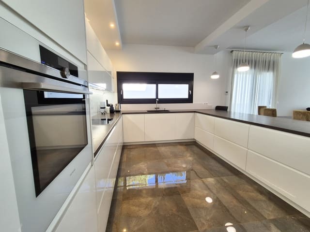 7 Zimmer Villa zu verkaufen in La Marina, Elche / Elx mit Pool Garage - 1.491.600 € (Ref: 9354232)