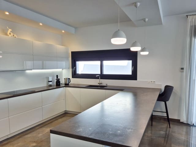 7 Zimmer Villa zu verkaufen in La Marina, Elche / Elx mit Pool Garage - 1.491.600 € (Ref: 9354232)