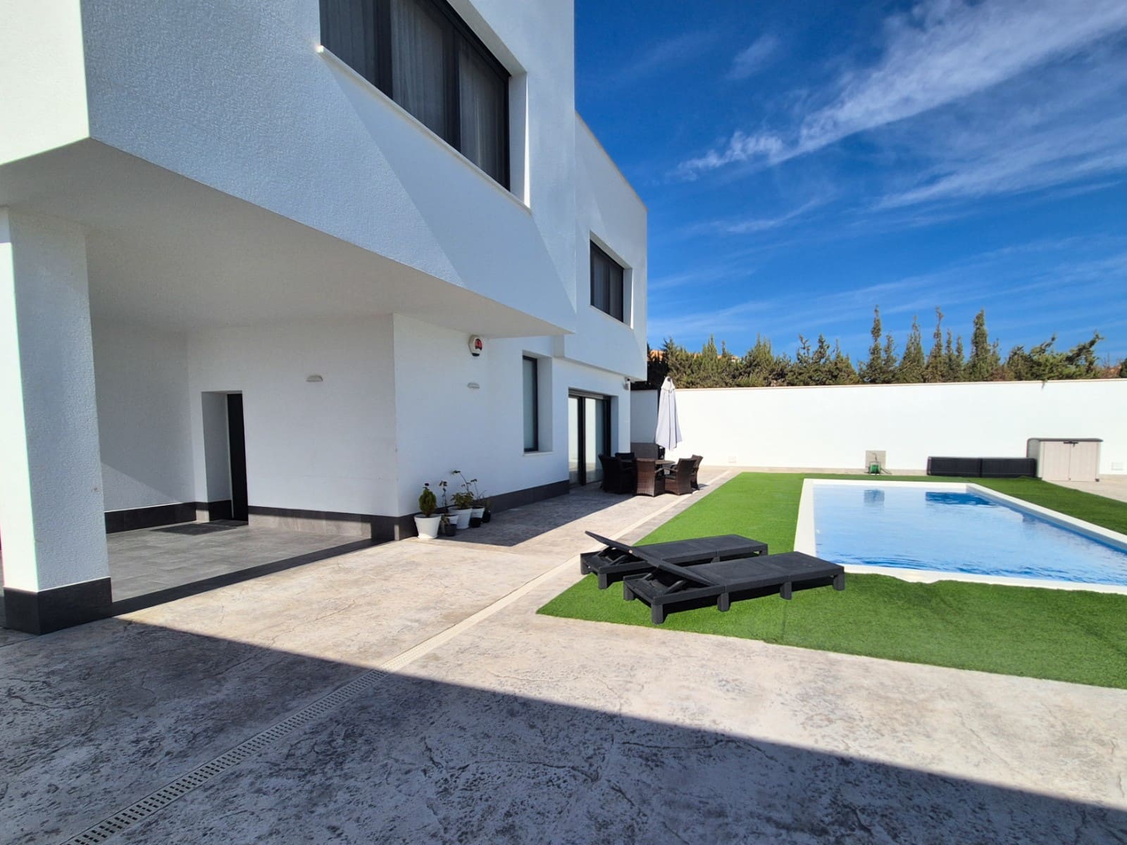 7 Zimmer Villa zu verkaufen in La Marina mit Pool Garage - 1.491.600 € (Ref: 9354232)