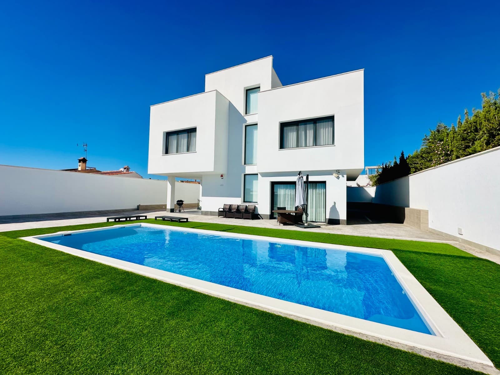 7 Zimmer Villa zu verkaufen in La Marina mit Pool Garage - 1.491.600 € (Ref: 9354232)