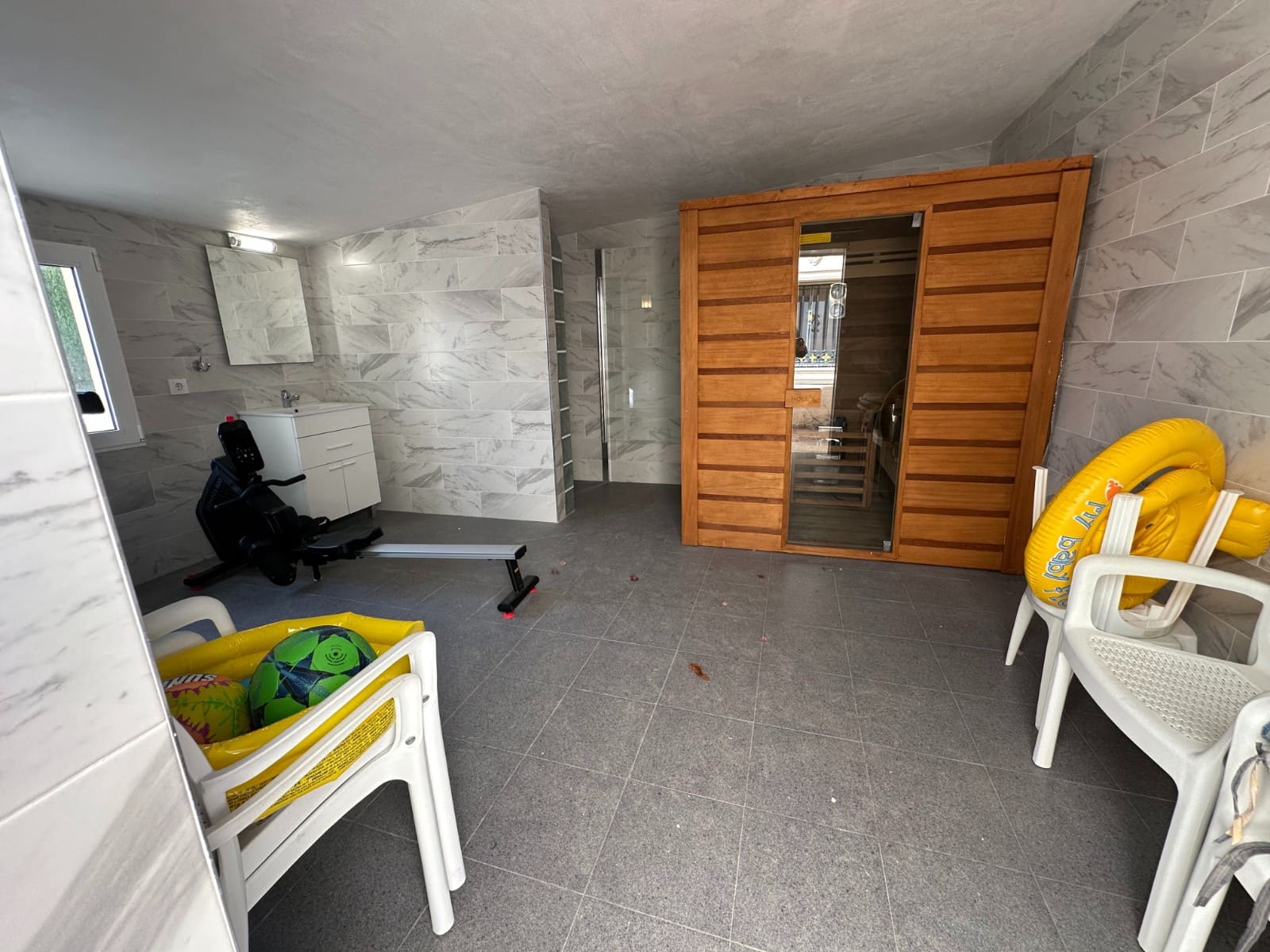 8 Zimmer Villa zu verkaufen in La Marina mit Pool Garage - 950.000 € (Ref: 9383250)