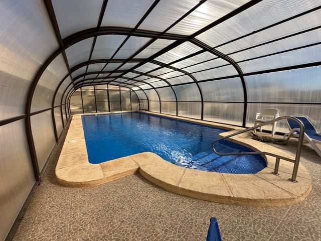 8 Zimmer Villa zu verkaufen in La Marina, Elche / Elx mit Pool Garage - 950.000 € (Ref: 9383250)