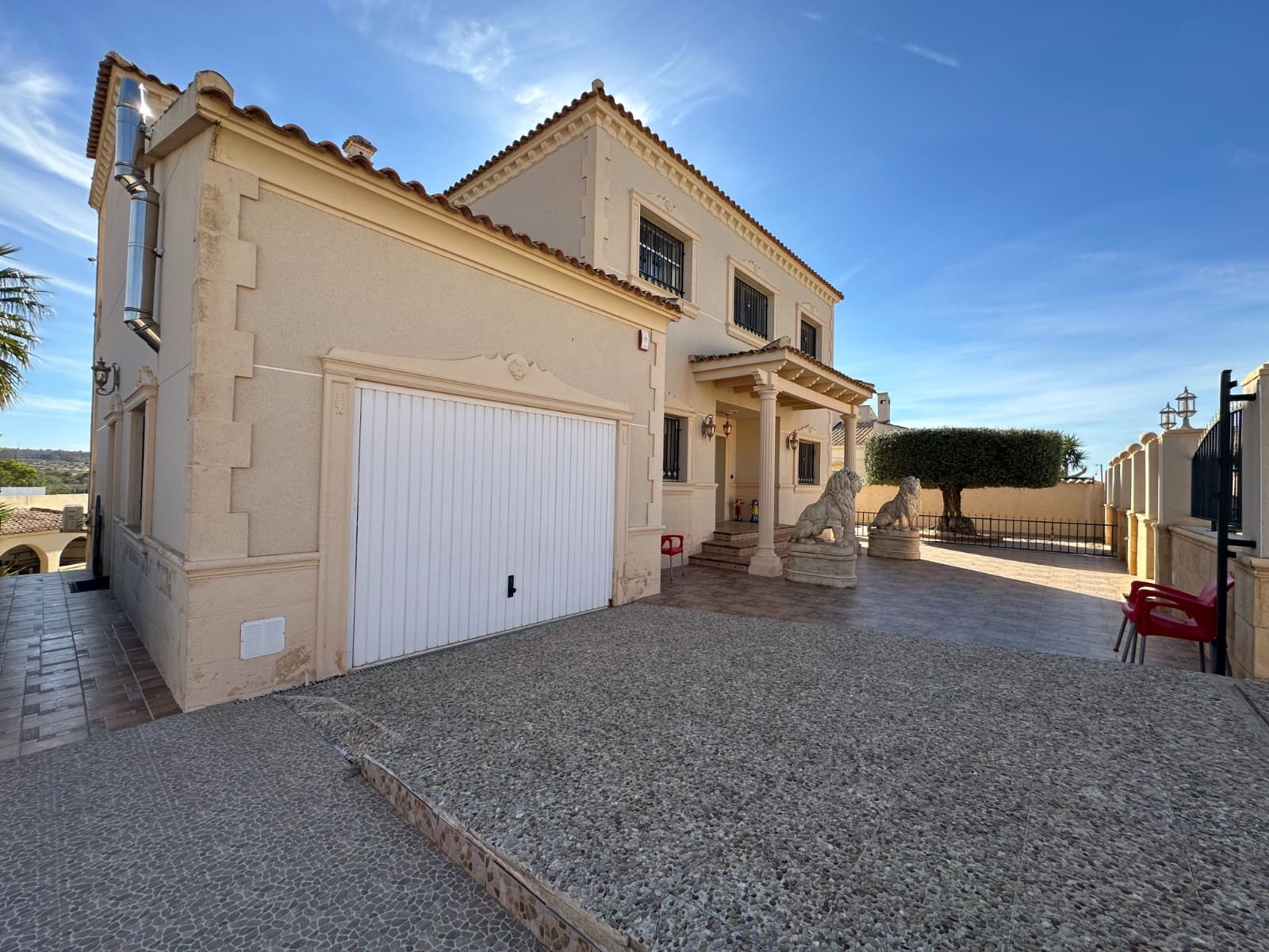 8 Zimmer Villa zu verkaufen in La Marina mit Pool Garage - 950.000 € (Ref: 9383250)