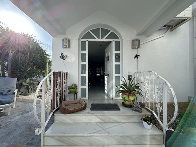 3 chambre Villa/Maison à vendre à La Marina, Elche / Elx avec piscine garage - 595 000 € (Ref: 9395325)