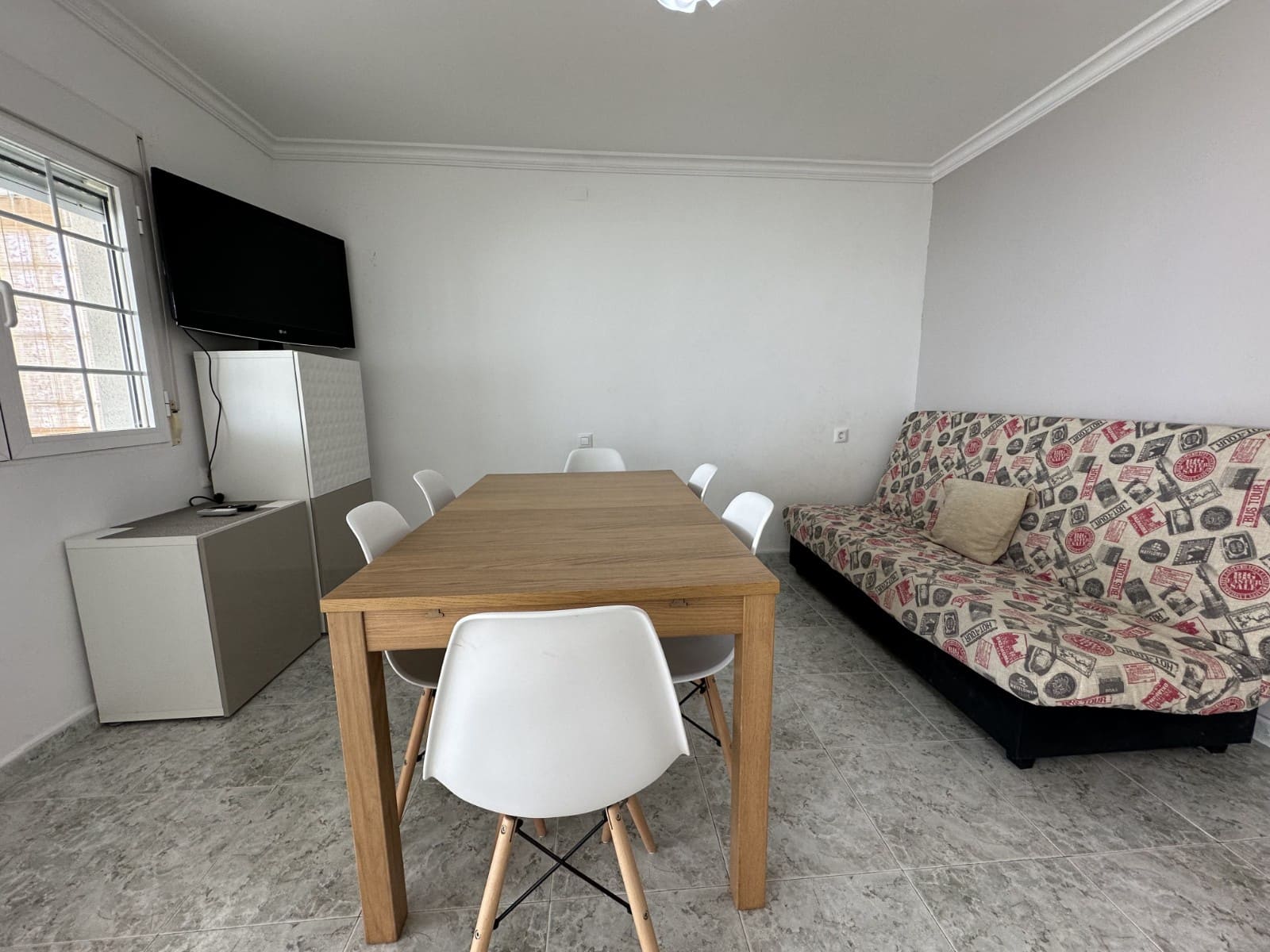 2 makuuhuone Omakotitalo myytävänä paikassa La Marina - 145 000 € (Ref: 9400157)