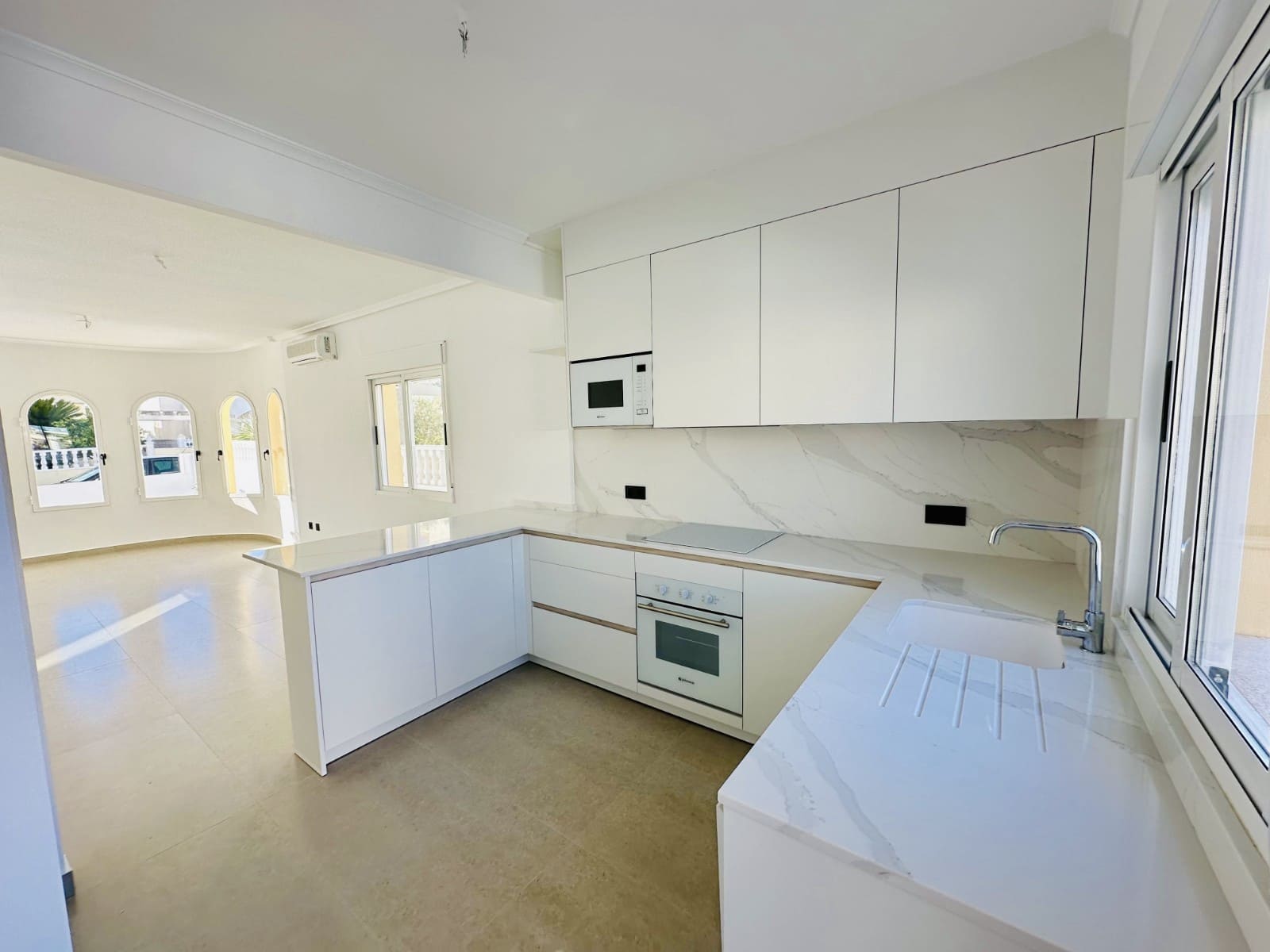 Chalet de 2 habitaciones en Algorfa en venta con piscina garaje - 235.000 € (Ref: 9417445)