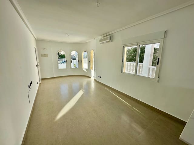 Chalet de 2 habitaciones en Algorfa en venta con piscina garaje - 235.000 € (Ref: 9417445)