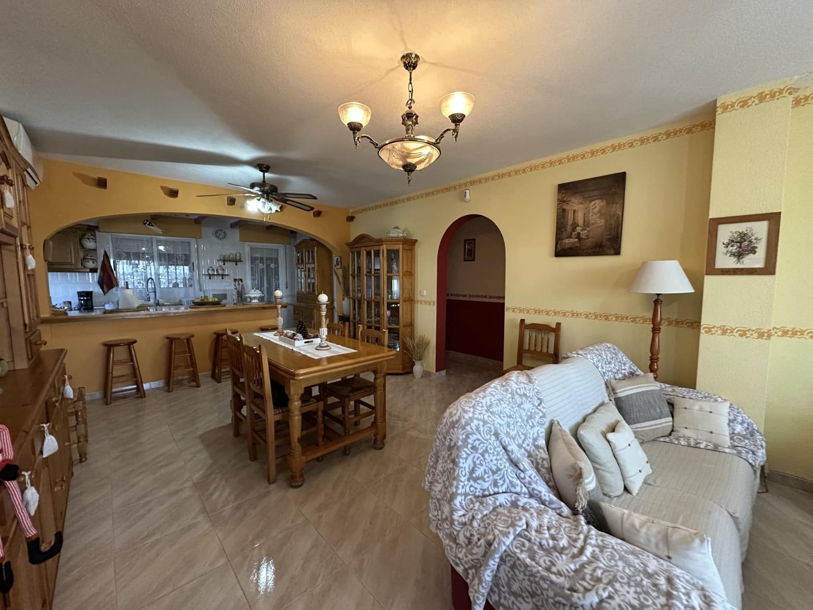 4 quarto Moradia para venda em La Marquesa com piscina - 395 000 € (Ref: 9420504)