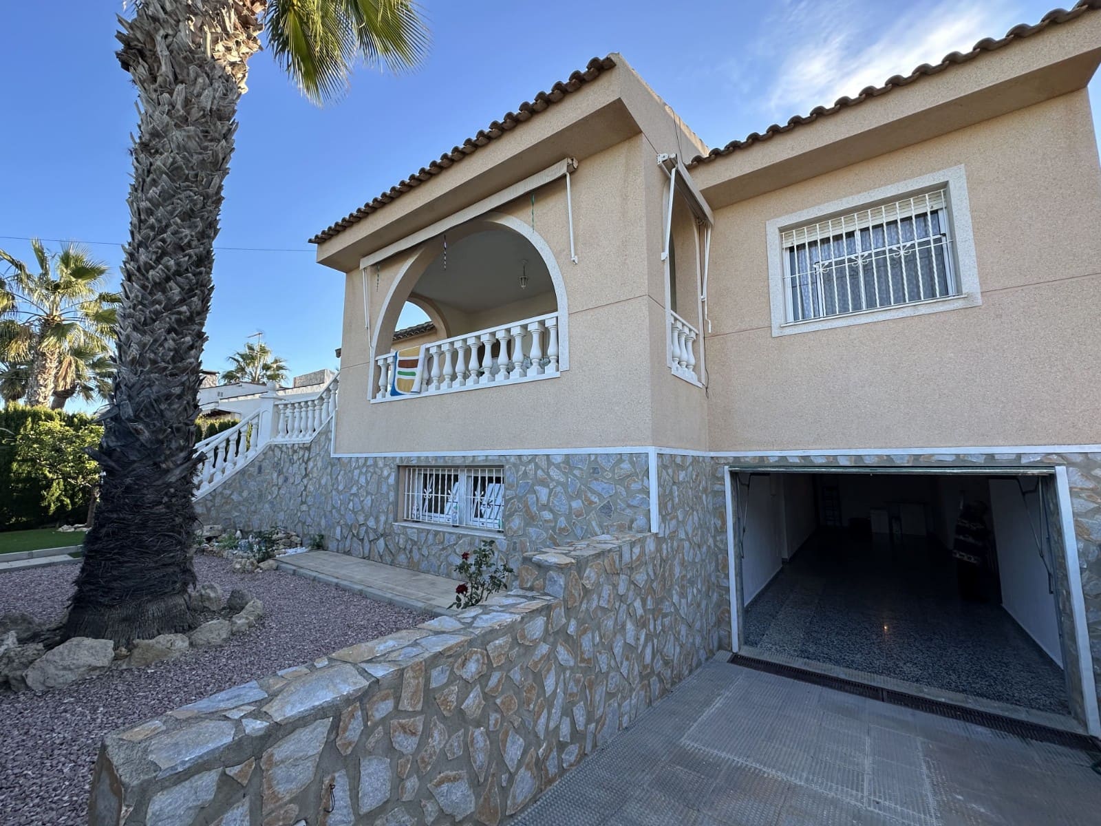 4 quarto Moradia para venda em La Marquesa com piscina - 395 000 € (Ref: 9420504)