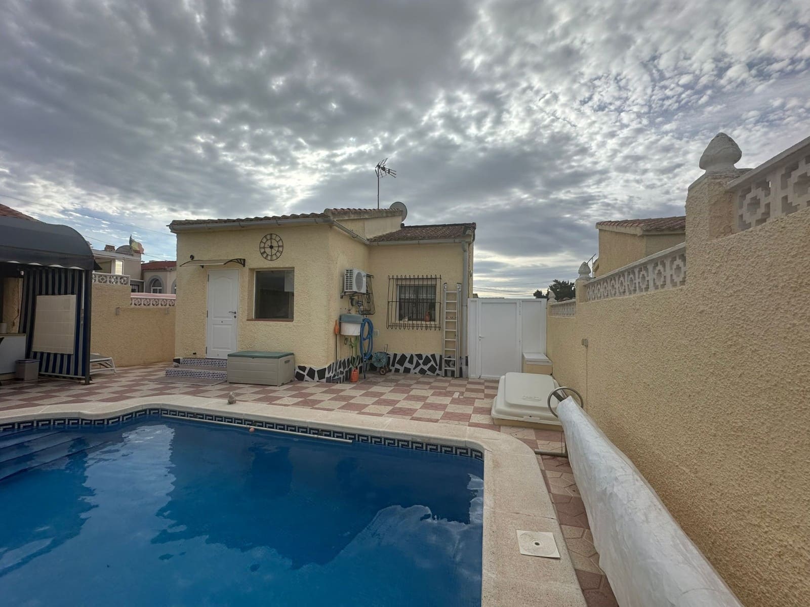 3 bedroom Villa for sale in La Marina with pool - € 197,500 (Ref: 9443660)