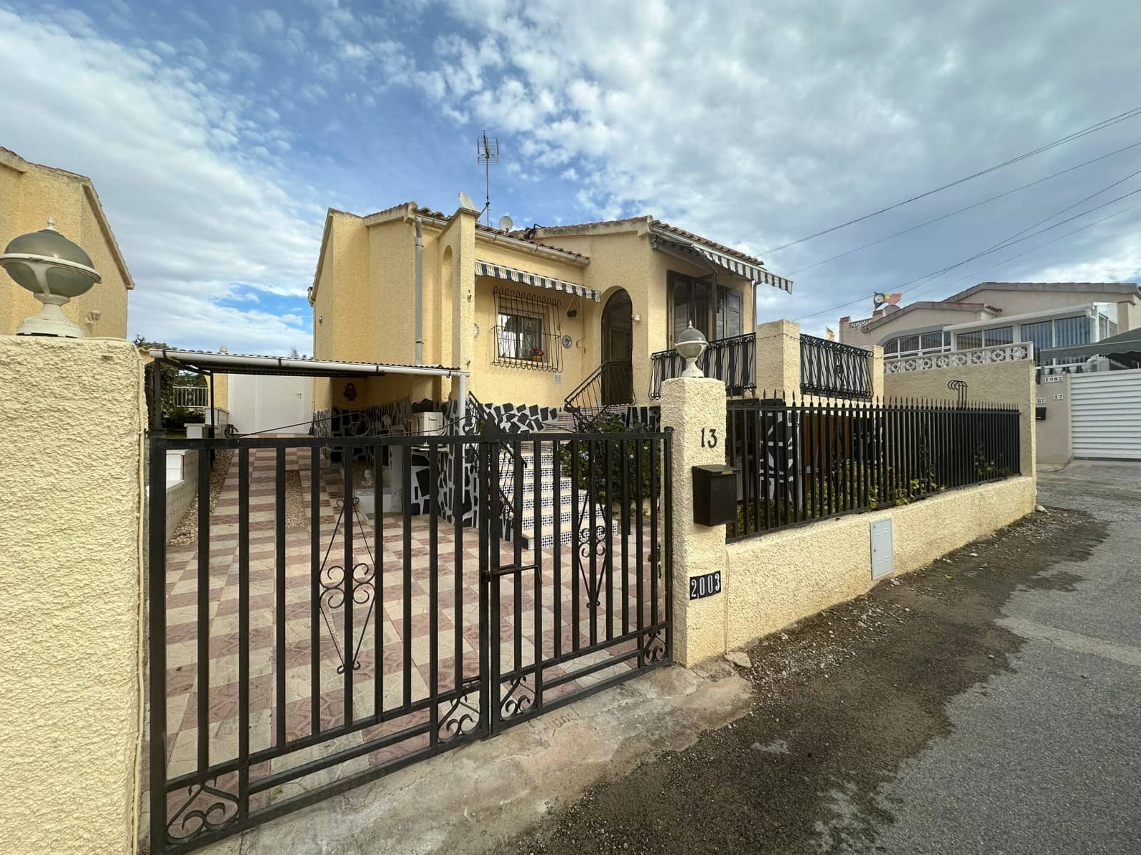 3 bedroom Villa for sale in La Marina with pool - € 197,500 (Ref: 9443660)