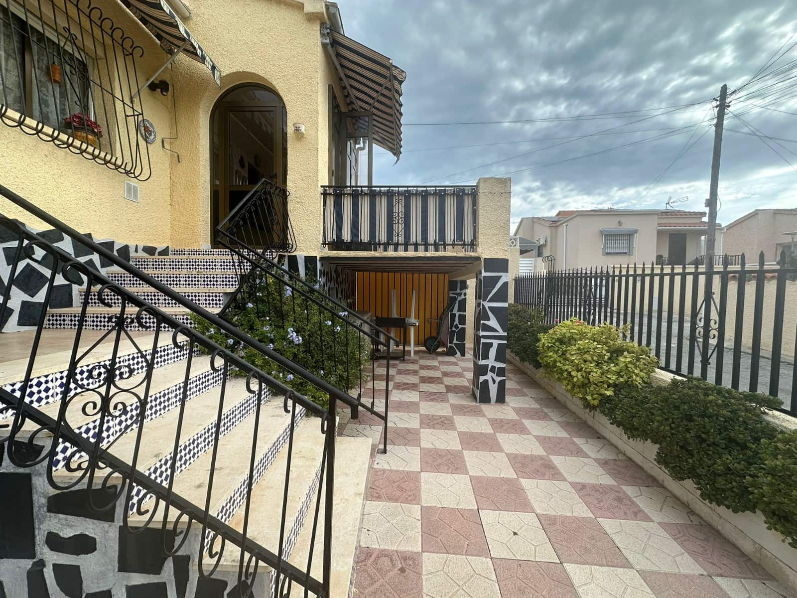 3 bedroom Villa for sale in La Marina with pool - € 197,500 (Ref: 9443660)