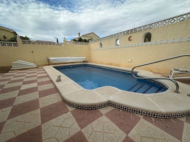 3 bedroom Villa for sale in La Marina, Elche / Elx with pool - € 197,500 (Ref: 9443660)